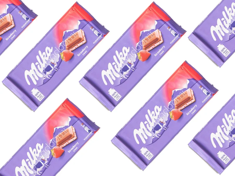 شکلات میلکا توت فرنگی در فروشگاه حاجی بادومی