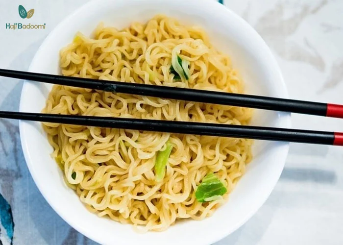 خرید نودل از فروشگاه تنقلات حاجی بادومی