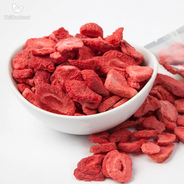 خواص و فواید توت فرنگی خشک برای سلامتی بدن